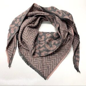 Reversible Triangle Scarf Leopard Print‎ Pink NEW
